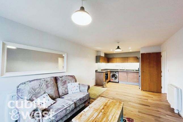 27, Mermaid House, Portsmouth photo 4