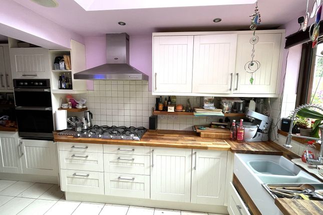 33, Abbey Way, Milton Keynes photo 4
