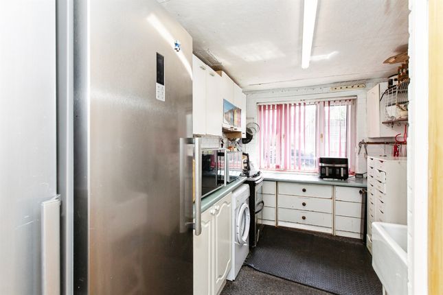 3, Riverside Way, Kettering photo 4