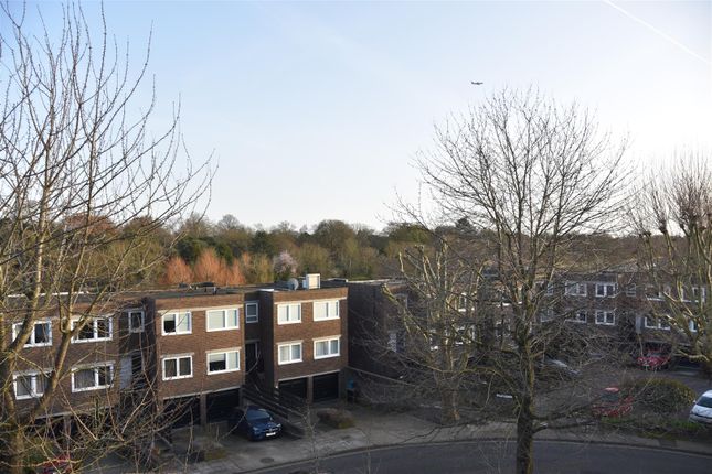 1-bed flat on 98, Otho Court, Brentford, £245,000