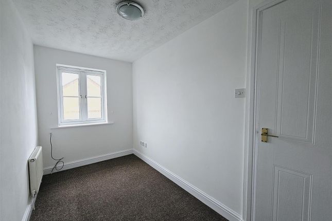 Town house for sale in Grendon Way, Sutton-In-Ashfield