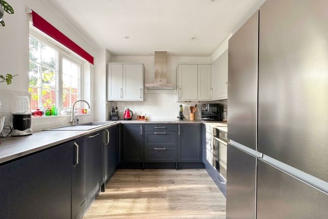 30 Burns Close, Billericay photo 4