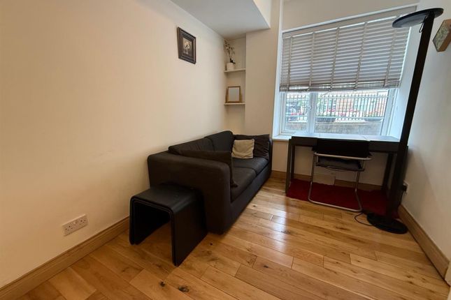 Flat 49, Northways, College Crescent, London photo 4