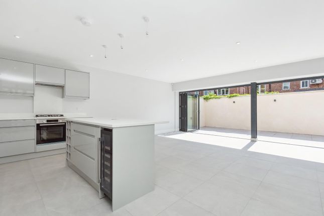 Steel House, 4a Cavendish Road, London photo 3