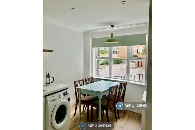 Chester Crescent, London photo 3