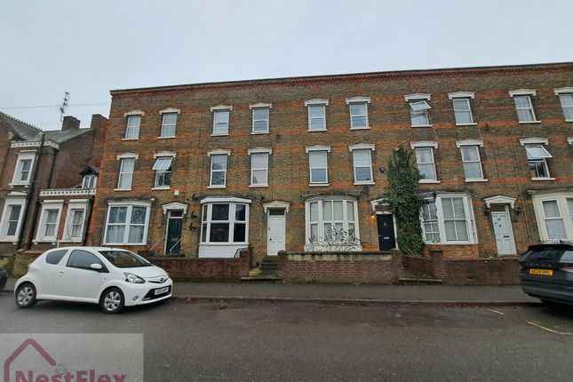 1-bed flat on Flat D, Wisbech, £40,000