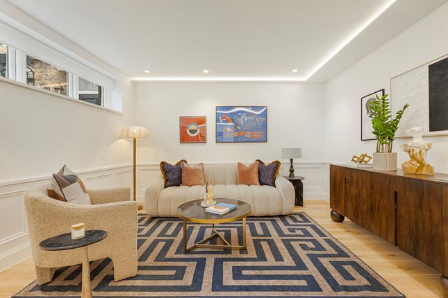 6, 6 Buckingham Mews, London photo 3