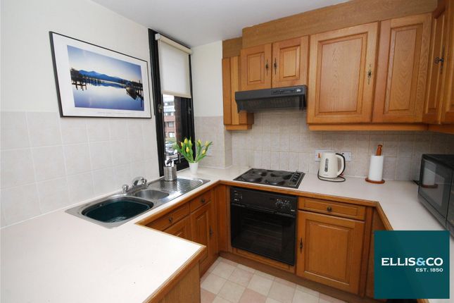 15, Britten Close, Golders Green photo 2