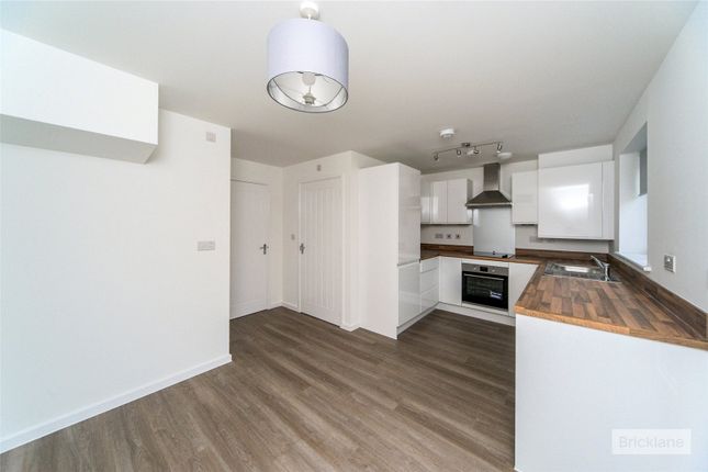 33, Funnell Drive, Pevensey photo 2