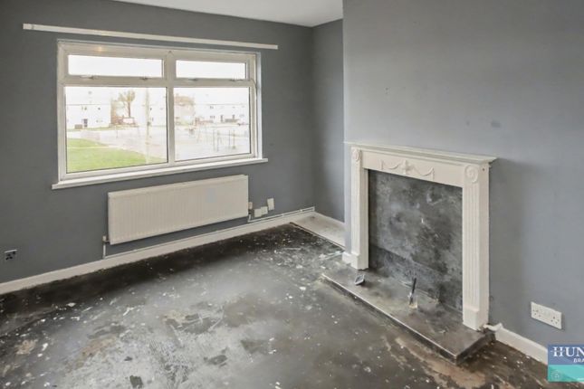 26, Crossdale Avenue, Bradford photo 4