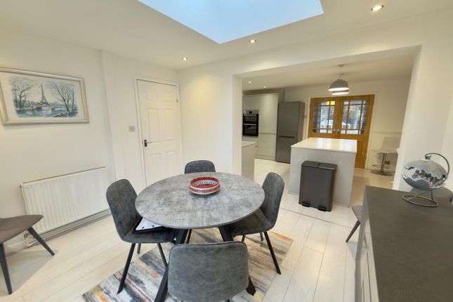 16, Hillside, Leeds photo 5