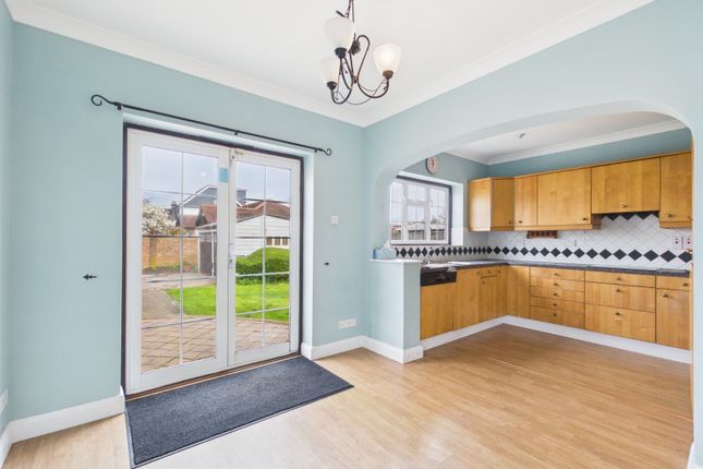 311, Staines Road West, Surrey photo 3