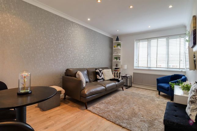2, Martin Court, Sheffield photo 3