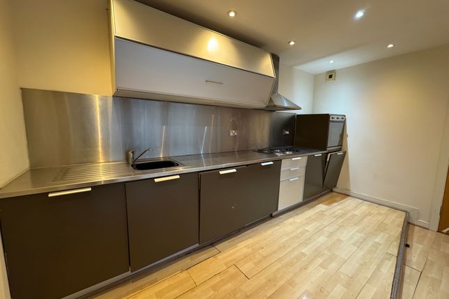 207, Leicester photo 2