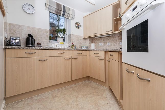 26 Sykes Court, St. Stephens Fold, Huddersfield photo 3