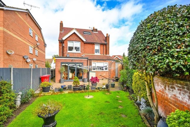Detached house for sale in Lansdowne Avenue, Slough