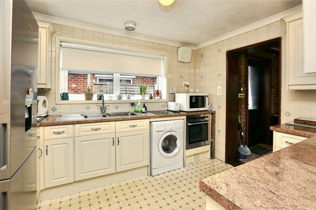 Sang-Et-Sueur, 11, Admirals Road, Southampton photo 3