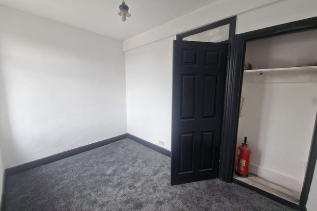 431, Porters Avenue, Dagenham photo 5