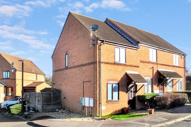 Town house for sale in Coggeshall Grove, Wavendon Gate, Milton Keynes