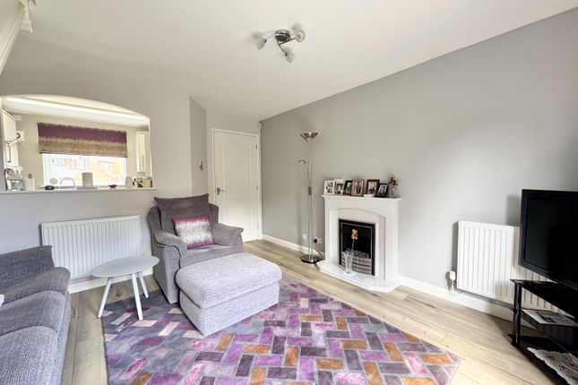 58, Scalborough Close, Leicester photo 4