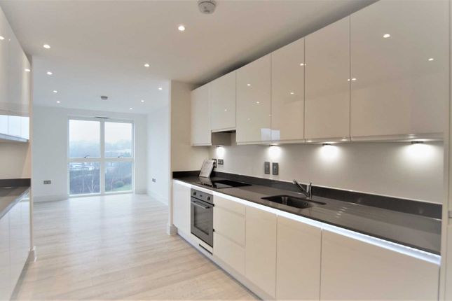 48 Abbotsford Court, Lakeside Drive, London photo 2