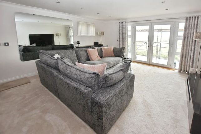 Flat 2 Plantation View, College Road Wolborough Hill, Newton Abbot photo 4