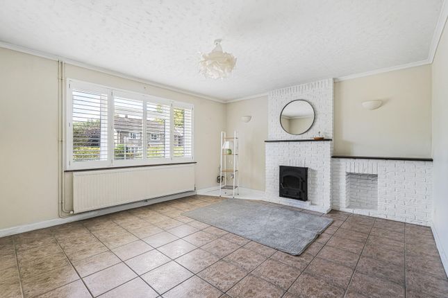6, Moulton Road, Cheveley photo 2
