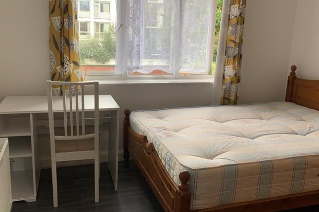 Spacious 5-Bedroom House In Prime Rotherhithe Location