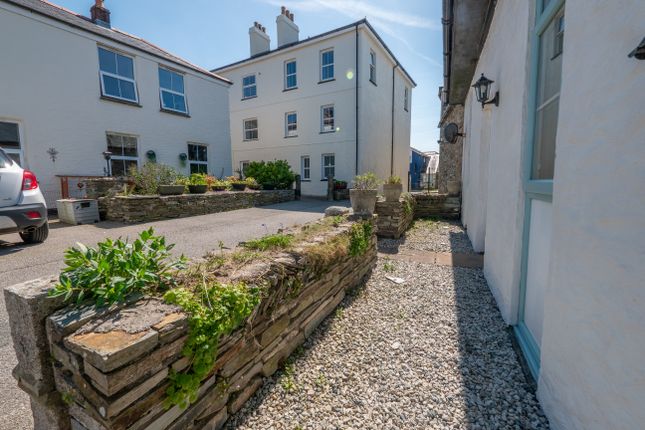 1 Kays Mews, Fore Street, Tintagel photo 2