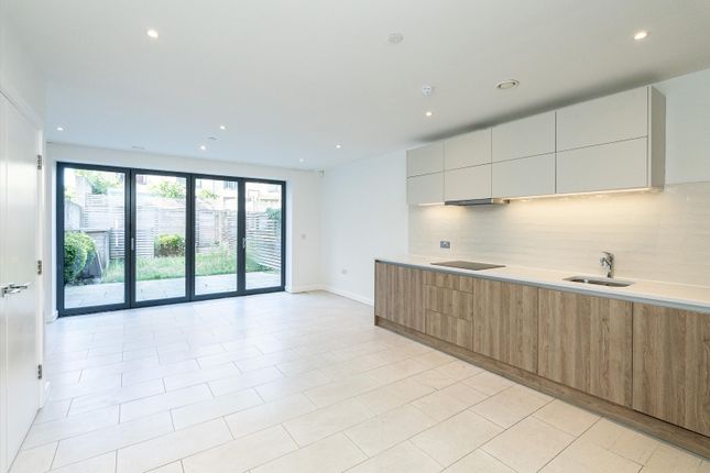 Beatrice Place, Wandsworth photo 2