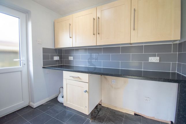 40 Hollowtree Road, Leicester photo 4