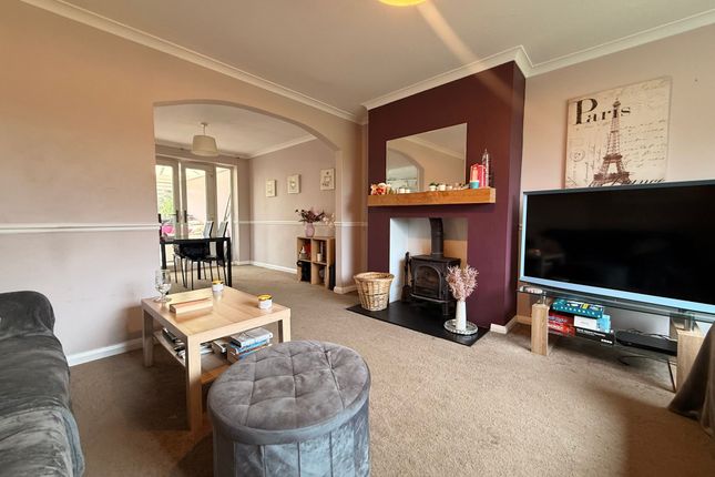 49 Browns Lane, Uckfield photo 3