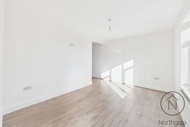 8 Arrowsmith Square, Newton Aycliffe photo 2