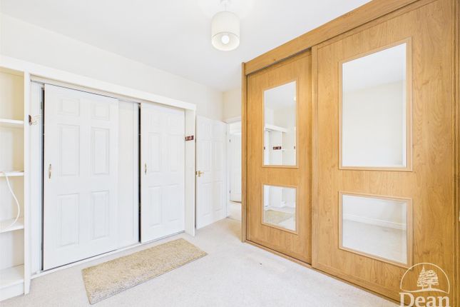 68, Kings Meade, Coleford photo 4