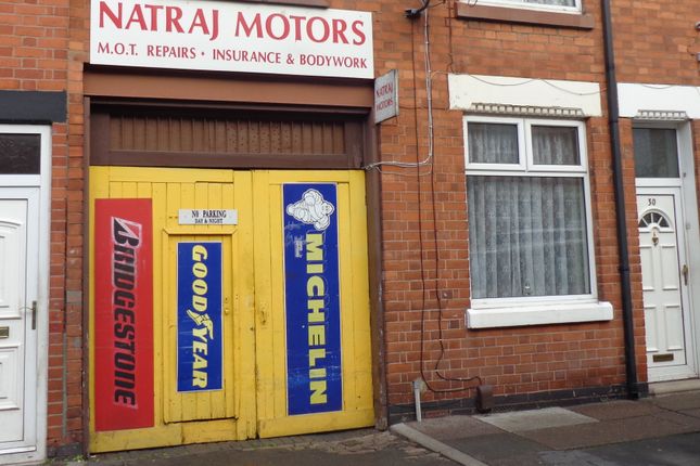 Warehouse to let in Flax Road, Leicester