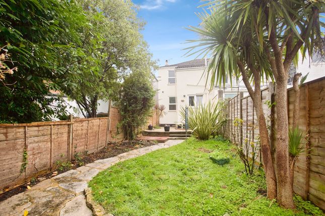 36, Cedar Road, Southampton photo 2