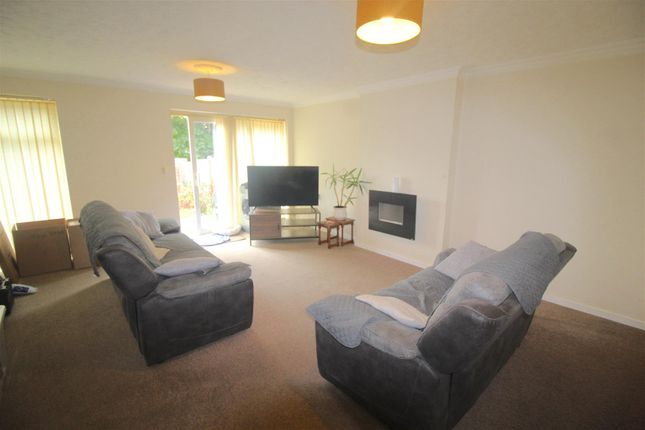73, Westacre Gardens, Birmingham photo 4