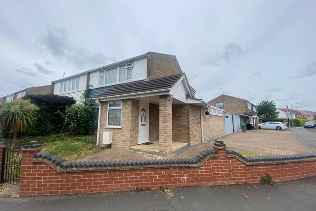 Thumbnail Terraced house to rent in Great Knightleys, Basildon