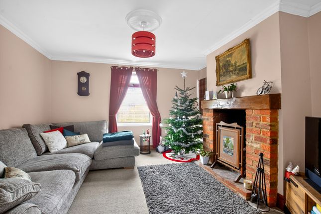 Pear Tree Cottage, Main Road, Louth photo 3