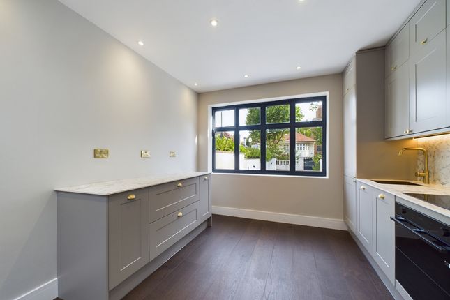 Flat Flat 2 Nova House, 48, Brondesbury Park, London photo 3