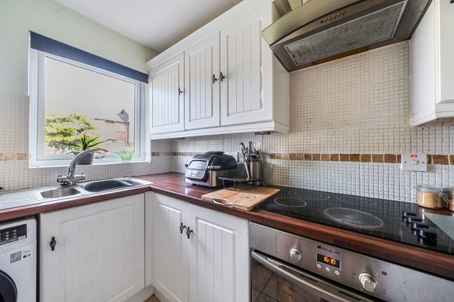 5, Vanbrugh Drive, Dunstable photo 4