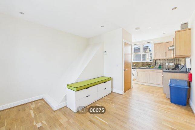 Linom Road, London photo 3