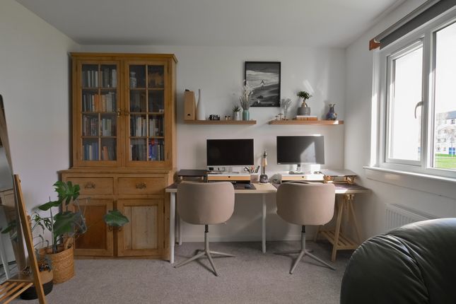 Flat 4, 4, Murrayburn Green, Edinburgh photo 3