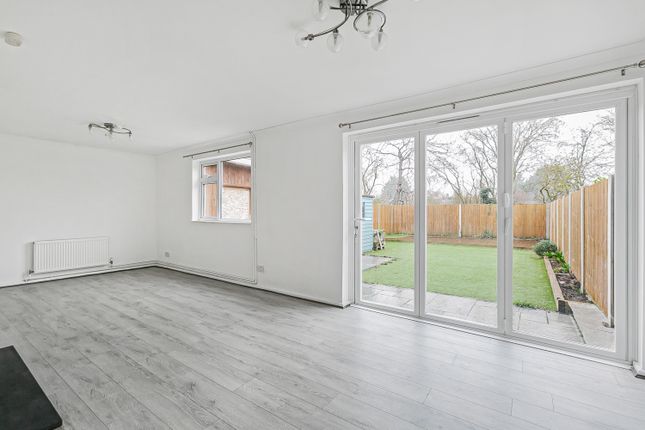 21, Flexley Wood, Welwyn Garden City photo 2