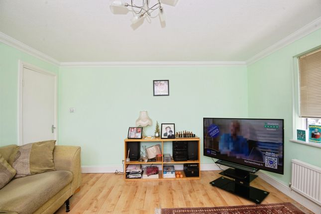83, New Road, SLOUGH photo 3