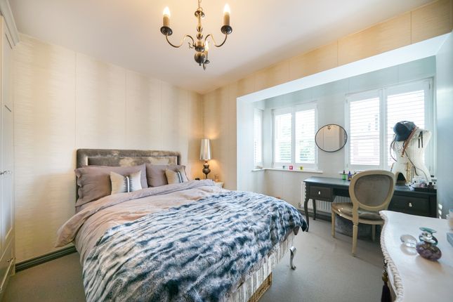 59-Elizabeth-11-Ave-1035