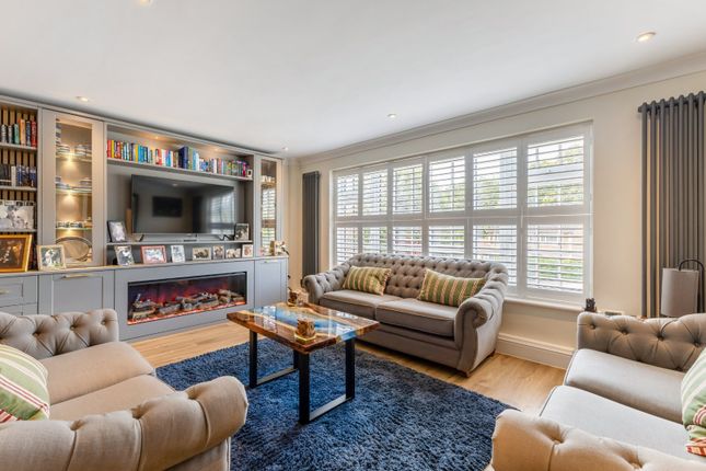 12, Bramble Rise, Surrey photo 2