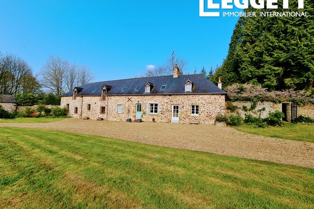 Villa for sale in Saint-Pierre-Des-Landes, Mayenne, Pays De La Loire