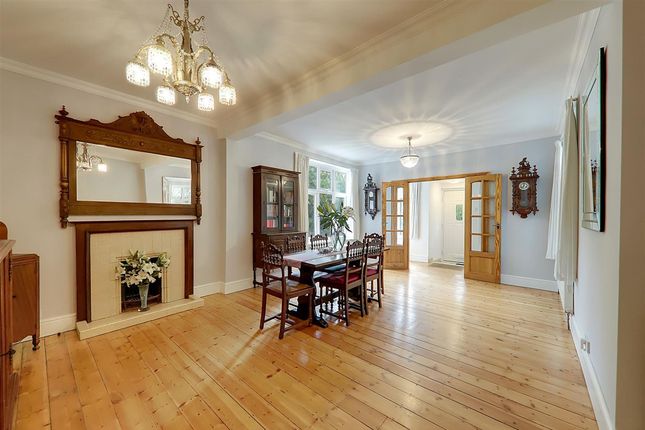 126 Warren Road, Worthing photo 3