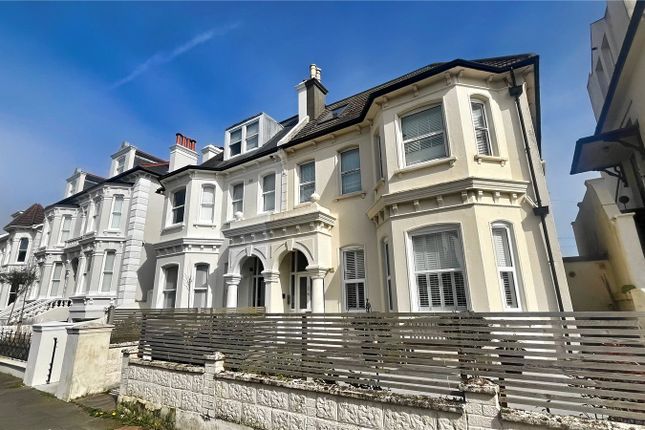 Flat to rent in Westbourne Villas, Hove